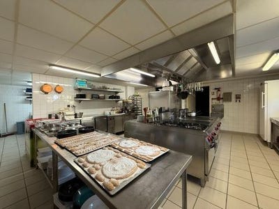 /international/fr/anduze-languedoc-roussillon-120097841751/