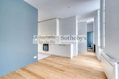 /international/fr/la-rochelle-franche-comte-310099614926/