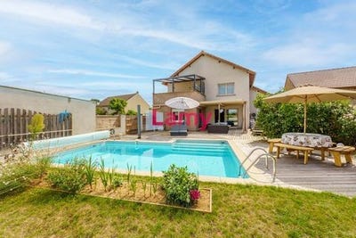 /international/fr/savouges-burgundy-120094744315/
