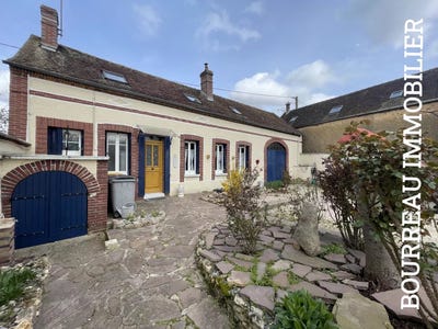 /international/fr/villeneuve-sur-yonne-burgundy-120083356208/