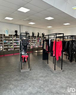 /international/fr/tours-centre-val-de-loire-310100291326/