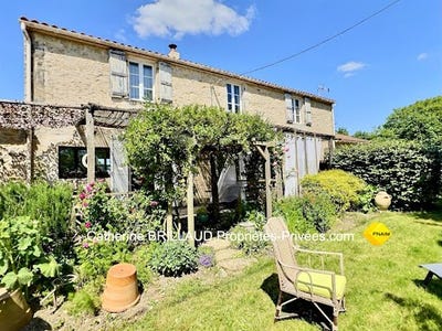 /international/fr/chaille-les-marais-pays-de-la-loire-310101106798/