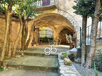 /international/fr/quissac-languedoc-roussillon-310103817078/
