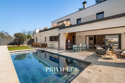 /international/fr/rochetaillee-sur-saone-rhone-310106707674/
