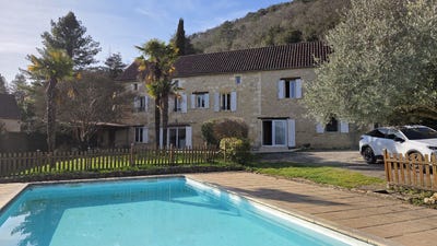 /international/fr/saint-cyprien-aquitaine-310108553764/