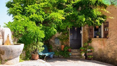 /international/fr/tourtour-provence-alpes-cote-d-azur-310100611152/