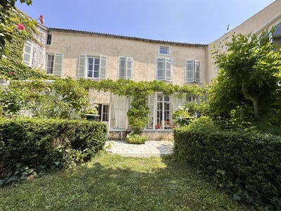 /international/fr/saint-jean-d-angely-charente-310100360499/?lang=zh-tw