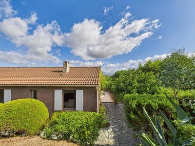 /international/fr/ajaccio-corsica-310108973004/