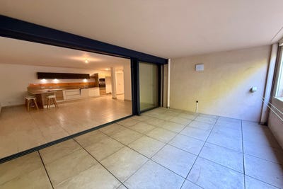 /international/fr/uzes-languedoc-roussillon-310107046864/