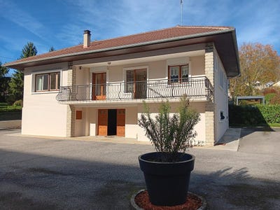/international/fr/lons-le-saunier-franche-comte-310119925860/