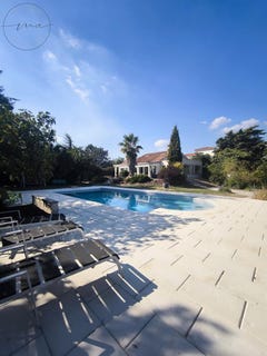 /international/fr/caux-languedoc-roussillon-310102489309/