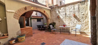 /international/fr/ille-sur-tet-languedoc-roussillon-310100377342/?lang=zh-cn