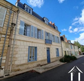 /international/fr/la-charite-sur-loire-burgundy-310107708418/