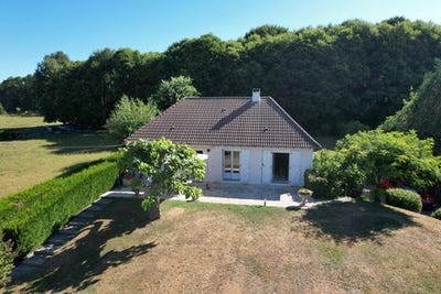 /international/fr/le-chastang-limousin-310101534183/?lang=fr