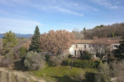/international/fr/bonnieux-provence-alpes-cote-d-azur-310101496696/?lang=id