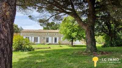 /international/fr/chenac-saint-seurin-d-uzet-charente-310102891491/