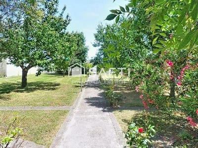 /international/fr/jonzac-charente-310106632223/