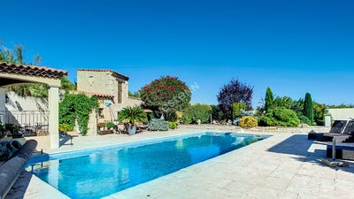 /international/fr/gignac-la-nerthe-provence-alpes-cote-d-azur-310106109275/
