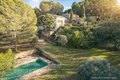 /international/fr/carpentras-provence-alpes-cote-d-azur-310108634024/
