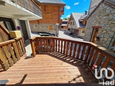 /international/fr/huez-burgundy-310100670188/?lang=zh-tw