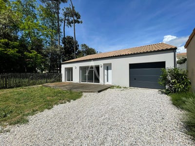 /international/fr/jard-sur-mer-pays-de-la-loire-310108369132/