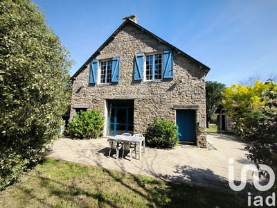 /international/fr/le-cloitre-pleyben-brittany-310098806741/