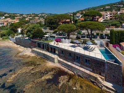 /international/fr/saint-raphael-provence-alpes-cote-d-azur-310108942156/