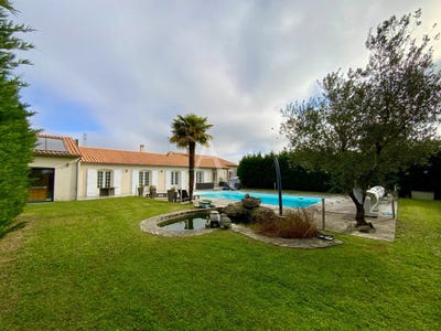 /international/fr/saint-savinien-charente-310108406285/