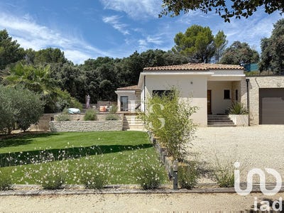 /international/fr/pujaut-languedoc-roussillon-310101469749/