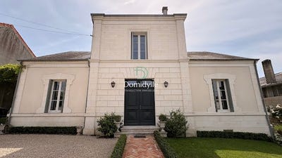 /international/fr/saint-jean-d-angely-charente-310108785834/