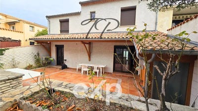 /international/fr/pezenas-languedoc-roussillon-310104448544/