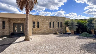 /international/fr/narbonne-languedoc-roussillon-310109095176/?lang=it