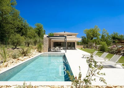 /international/fr/tourrettes-provence-alpes-cote-d-azur-310108597216/