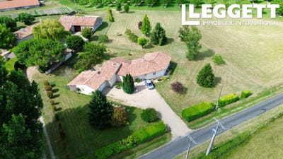 /international/fr/brie-sous-chalais-charente-310108834286/