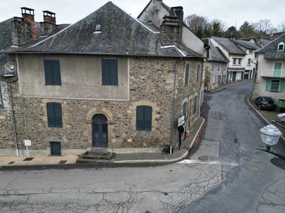 /international/fr/uzerche-limousin-310107709060/