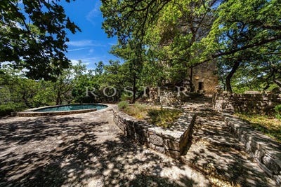 /international/fr/venasque-provence-alpes-cote-d-azur-310108839384/