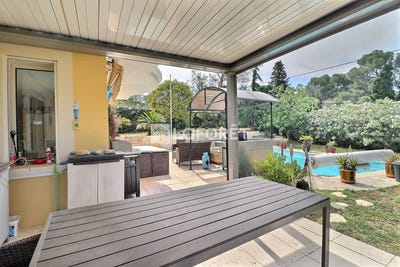 /international/fr/saint-raphael-provence-alpes-cote-d-azur-310108465797/