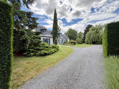 /international/fr/francueil-centre-val-de-loire-310108785006/