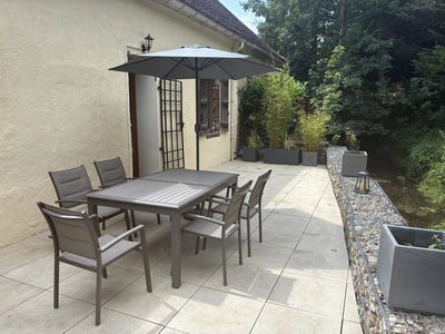 /international/fr/savigny-sur-clairis-burgundy-310108942572/