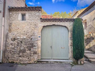 /international/fr/pujaut-languedoc-roussillon-310104066221/