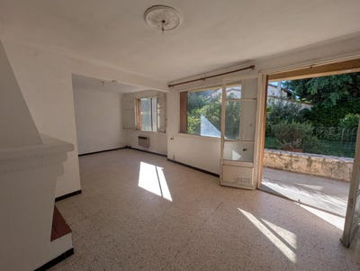 /international/fr/arles-languedoc-roussillon-310107837478/
