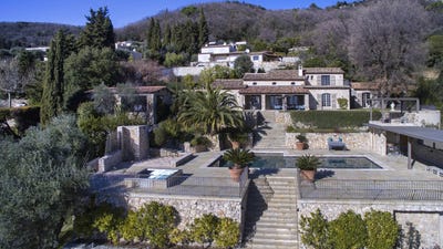 /international/fr/grasse-hh-15800957-grasse-provence-alpes-cote-d-azur-310100959193/?lang=fr