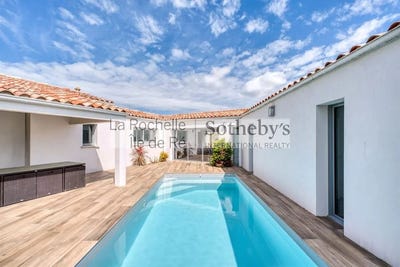 /international/fr/la-rochelle-franche-comte-310108329667/