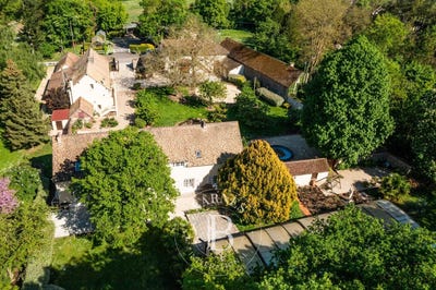 /international/fr/anet-centre-val-de-loire-310107949324/