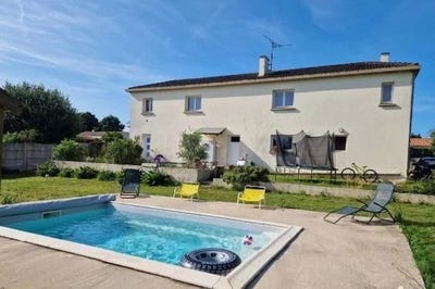 /international/fr/saint-maixent-sur-vie-pays-de-la-loire-310098905049/