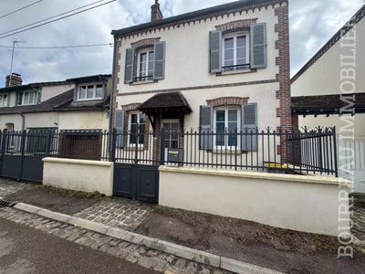 /international/fr/10-rue-de-moraille-villecien-burgundy-310099622397/