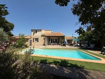 /international/fr/la-tour-d-aigues-provence-alpes-cote-d-azur-310100498419/