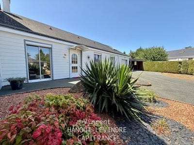 /international/fr/pellouailles-les-vignes-pays-de-la-loire-310100580269/?lang=en