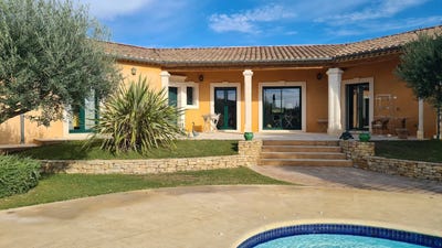 /international/fr/nizas-languedoc-roussillon-310104338493/