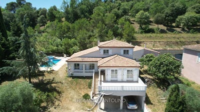 /international/fr/carcassonne-languedoc-roussillon-310109430551/